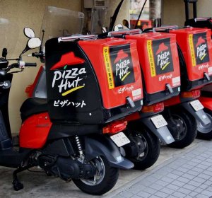 Pizza Hut delivery charges